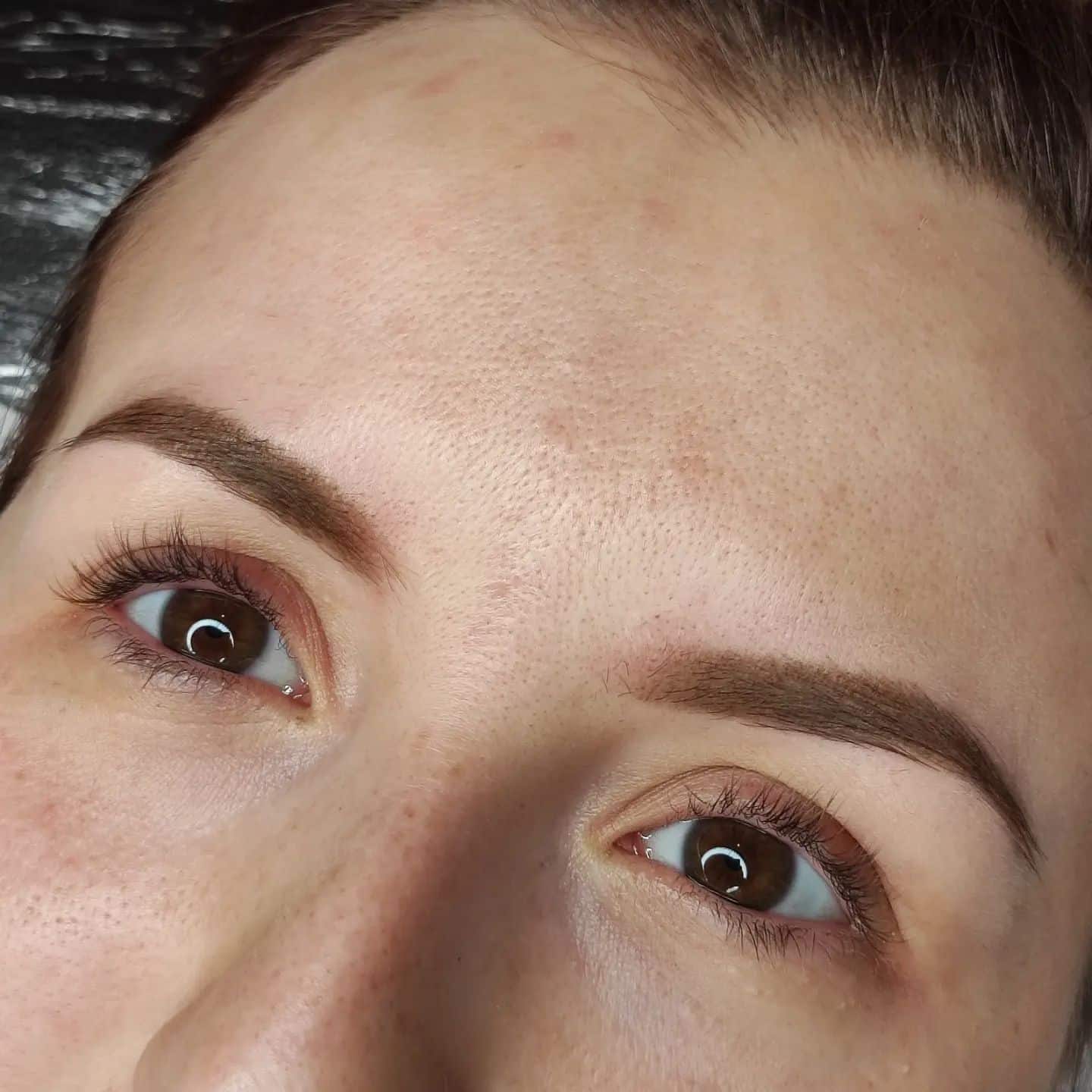 Sourcils ombrés, l'atelier beauté de Camille